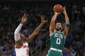 九游登录入口-塔图姆重返赛场，刷新纪录首场状态出色，曼联观众沸腾！-九游登录入口